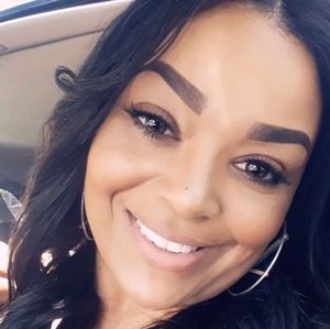 Meet your Posher, Joneque